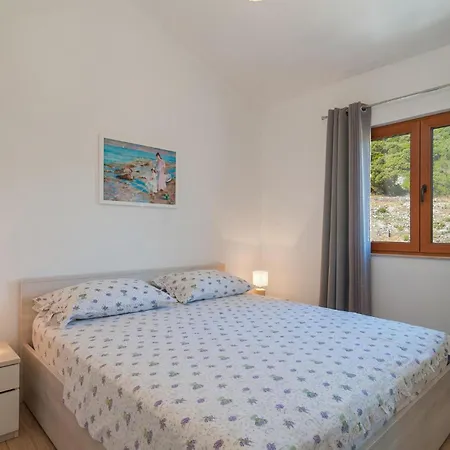 2 Bedroom Lovely In Praznica Σπίτι διακοπών Pražnice