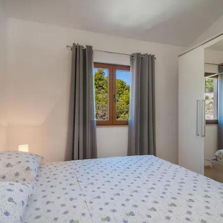 2 Bedroom Lovely In Praznica *
